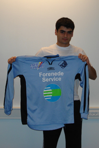 Robert Arzumanyan at signing with FC Rander